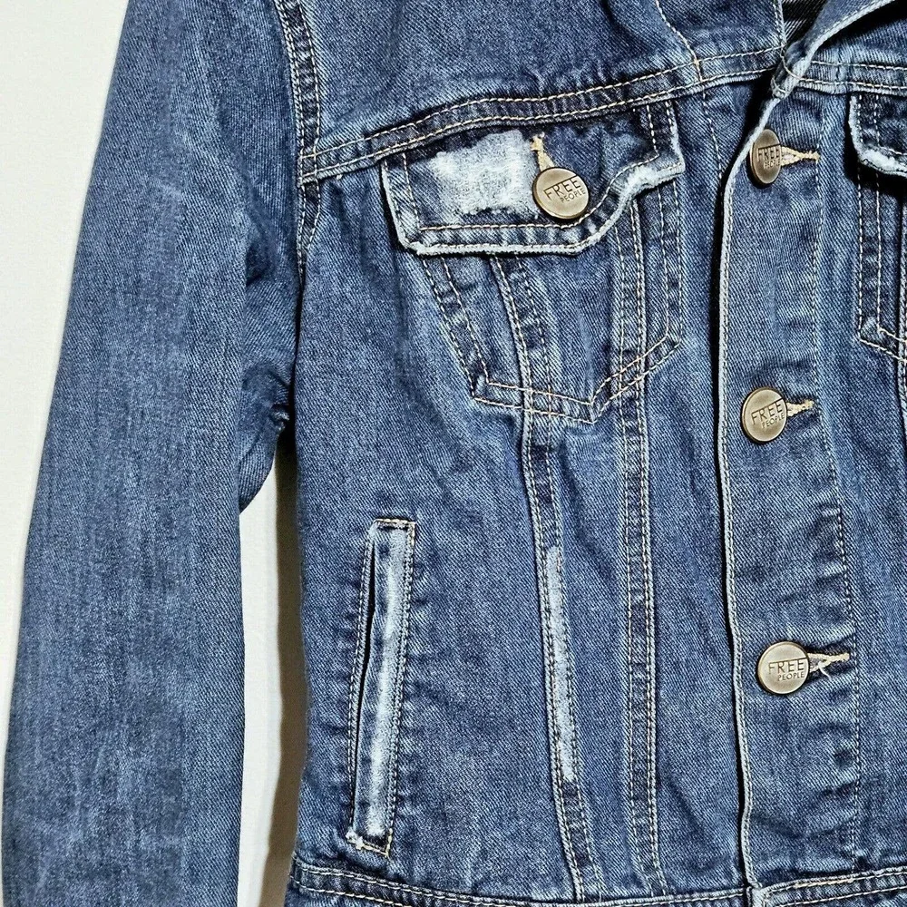 Free People Jean Jacket Womens Sz 0 Motorcycle‎ Trucker Distressed Blue Denim - Picture 3 of 9